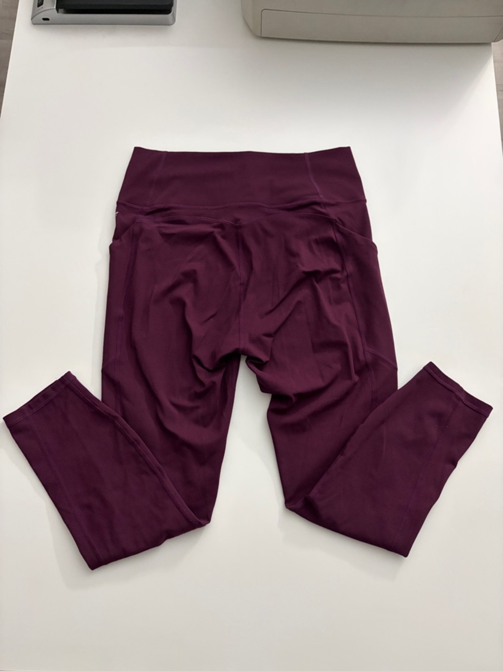 Fabletics High Waisted Pure Luxe Burgundy Leggings with Side Pockets Size Large - Picture 2 of 3